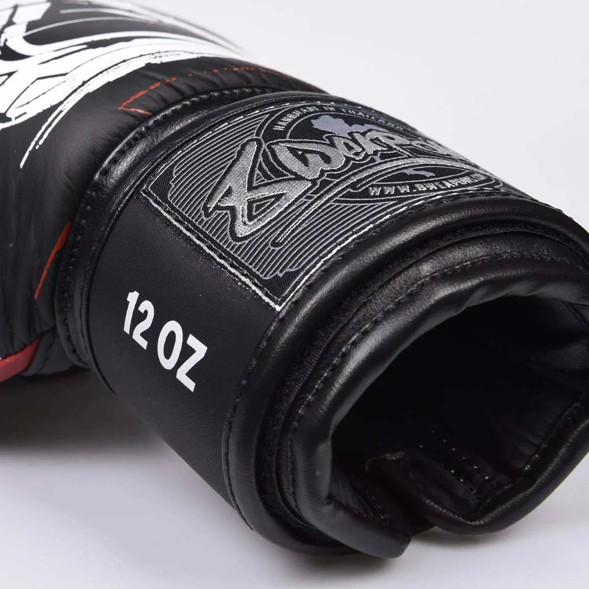 Black 8 Weapons Cut Like A Blade 2.0 Boxing Gloves - Image 8