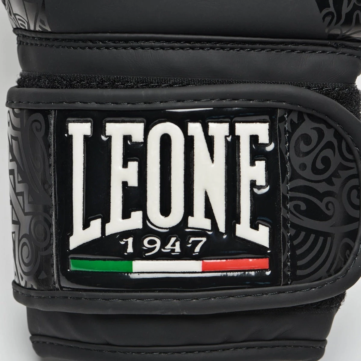 Black Leone Maori Boxing Gloves - Image 6