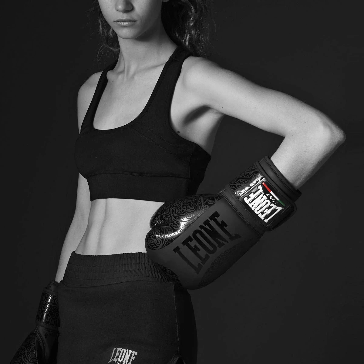 Black Leone Maori Boxing Gloves - Image 8