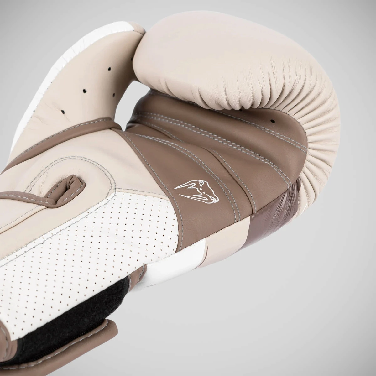 Sand Venum Elite Evo Boxing Gloves - Image 3