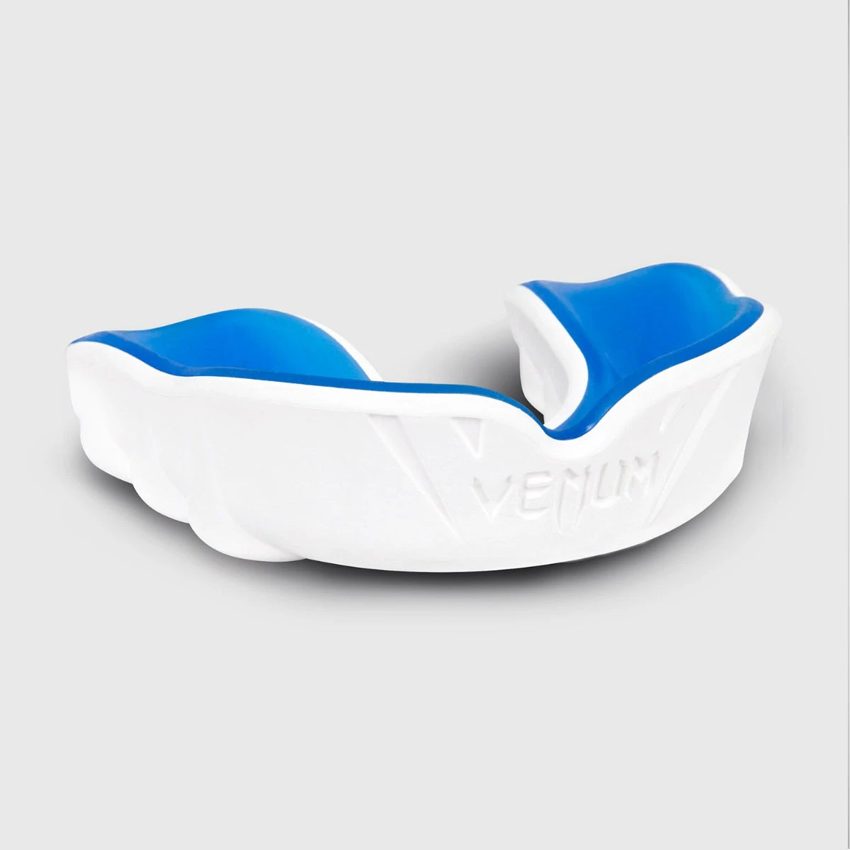 White/Blue Venum Challenger Mouthguard - Image 3